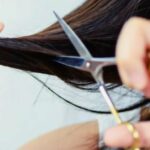 🔥💇‍♀️ Descubre el significado de soñar que te cortas el cabello tu misma: ¡una revelación que te sorprenderá!