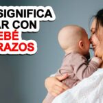 👶🌙¡Descubre qué significa soñar con un bebé en brazos! Todo lo que necesitas saber 👀😍