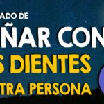 🤔✨ Descubre el misterio: ¿Qué significa soñar con dientes de otra persona?