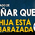 🌙💭 ¿Qué significa soñar que tu hija está embarazada? Descubre su simbolismo y significado aquí